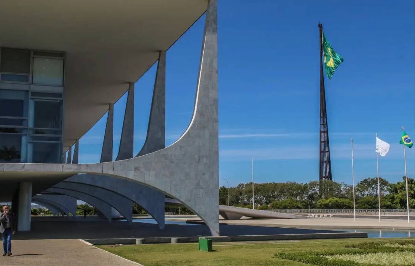 LDO 2026 é sancionada com vetos e fixa superávit de R$ 34,2 bilhões