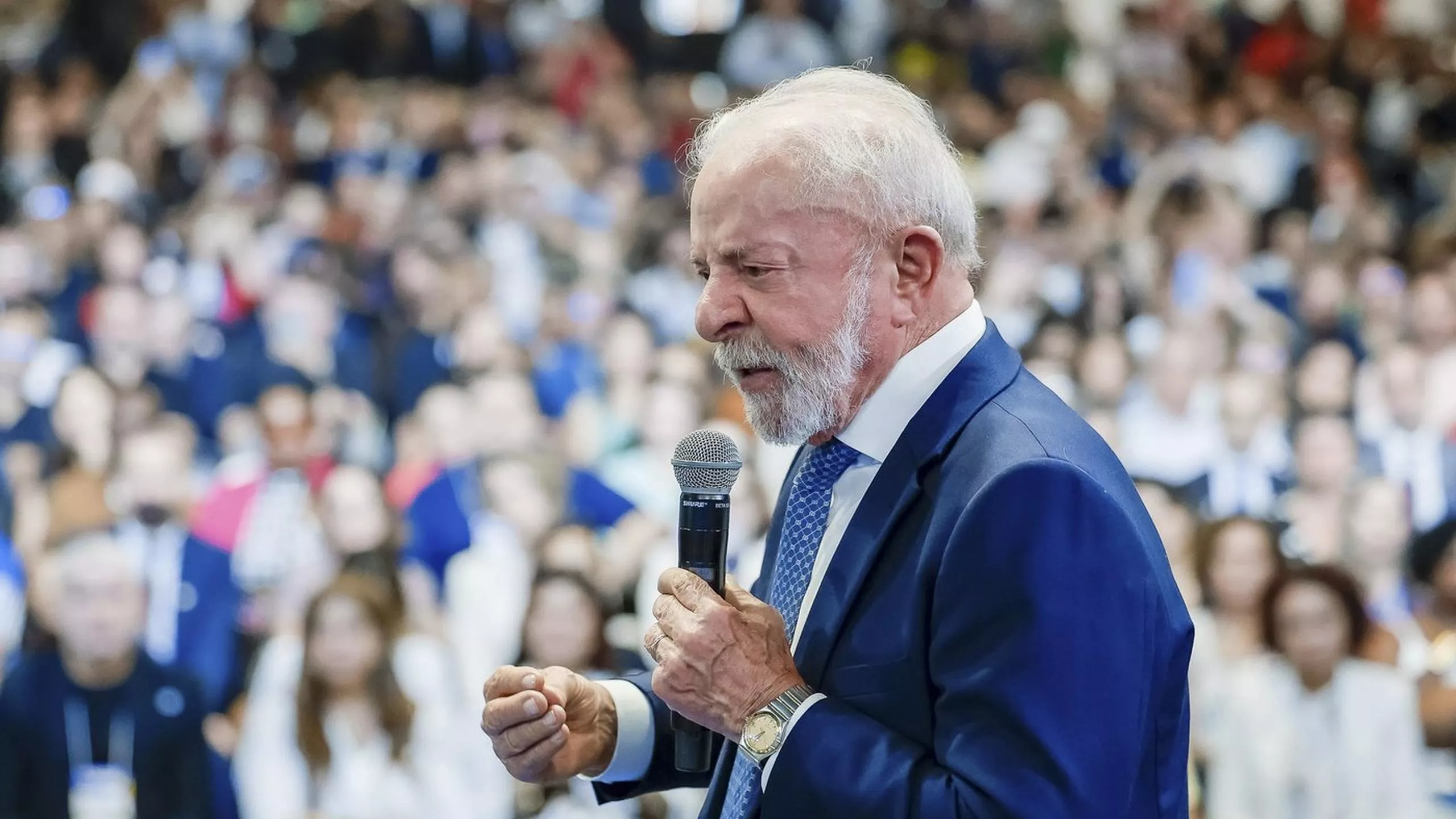 Desistência de Ratinho favorece vitória de Lula no primeiro turno