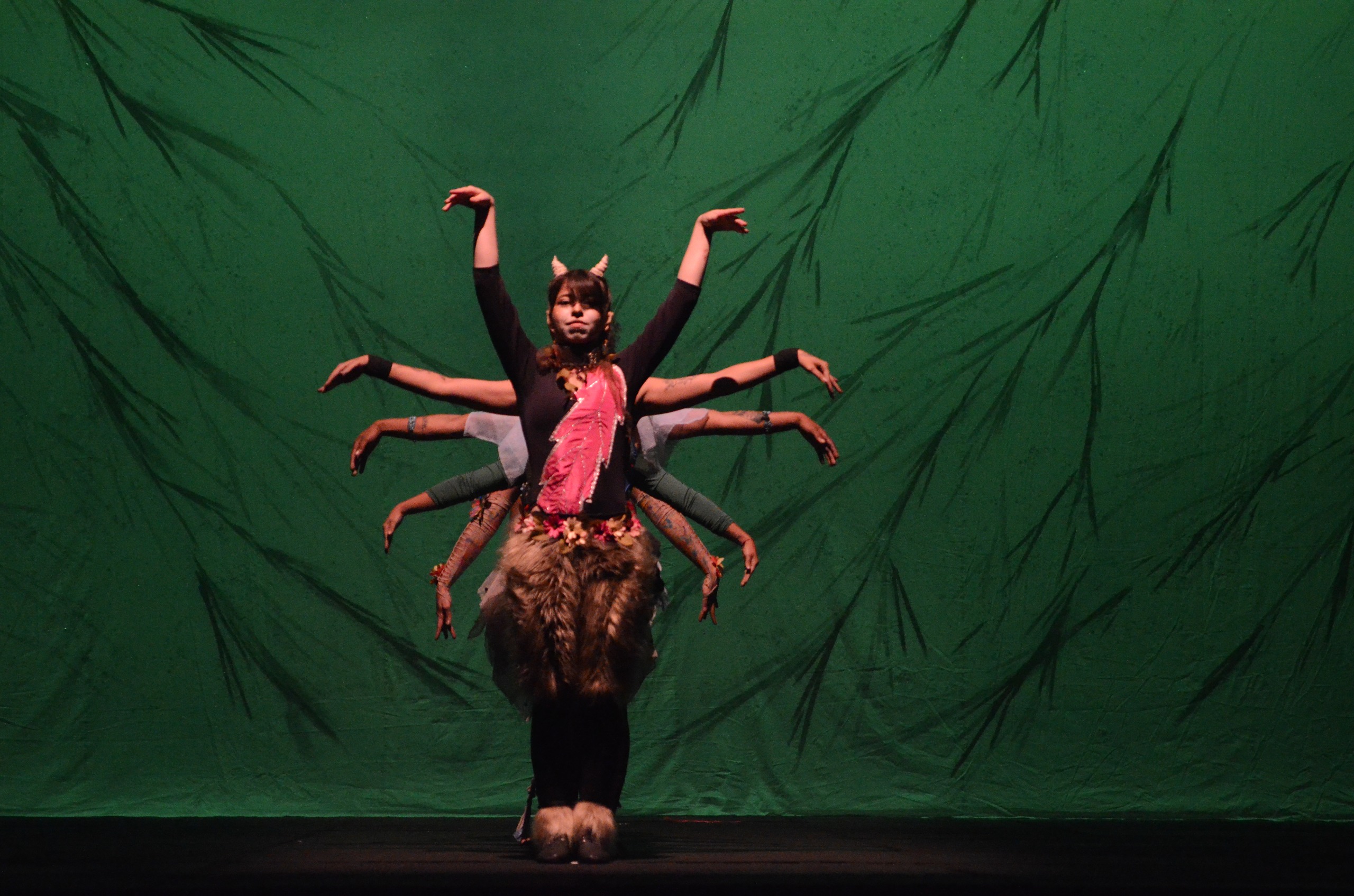 Alunos do Basileu França apresentam dois espetáculos de circo