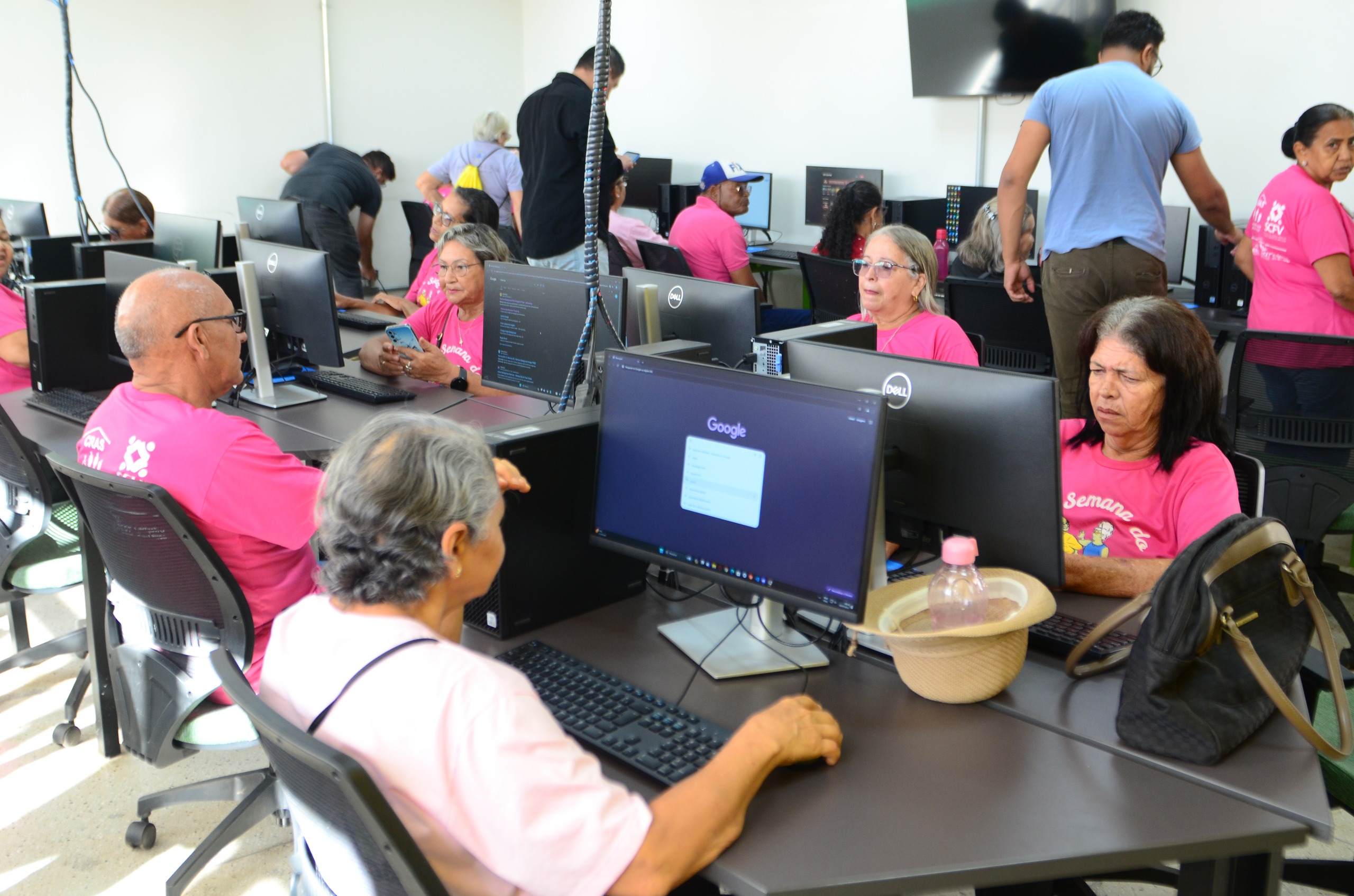 Goiás Social oferece cursos gratuitos de inclusão digital para idosos em sete municípios