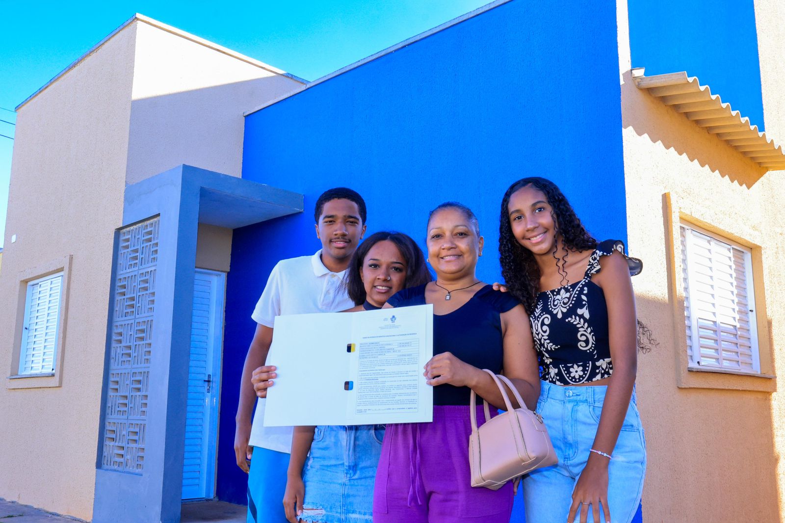 Daniel Vilela realiza sonho da casa própria de 85 famílias em Urutaí e Cezarina