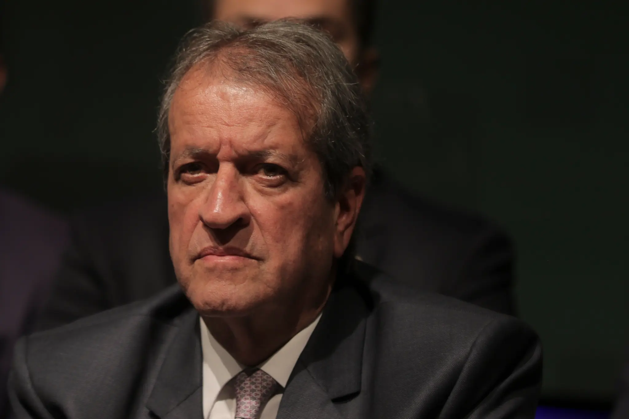 Dino bloqueia R$ 119 milhões de Valdemar após PF apontar suspeitas sobre emendas