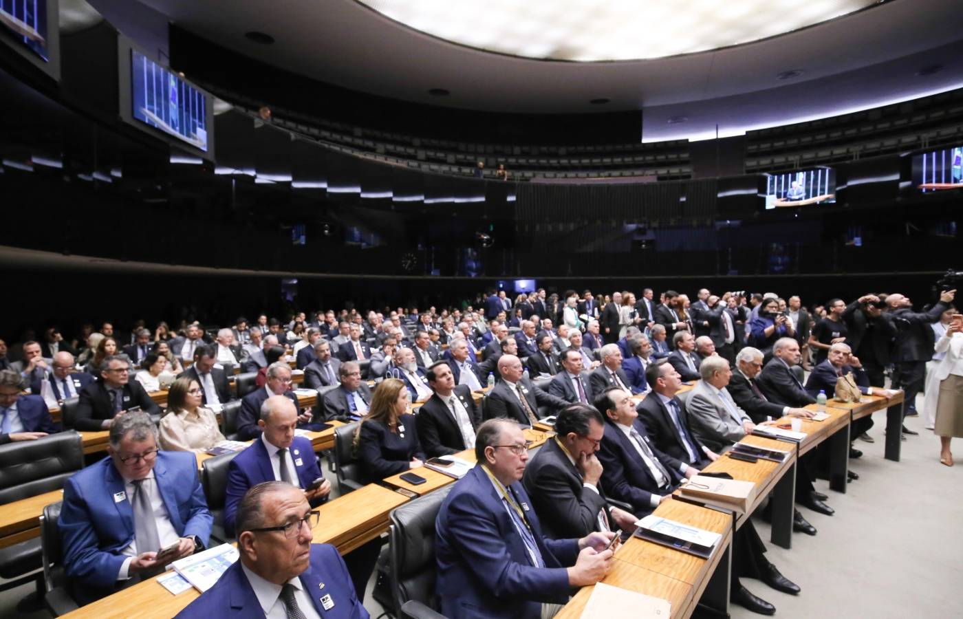 Congresso entra em reta final do semestre sem definição sobre pauta nas duas casas