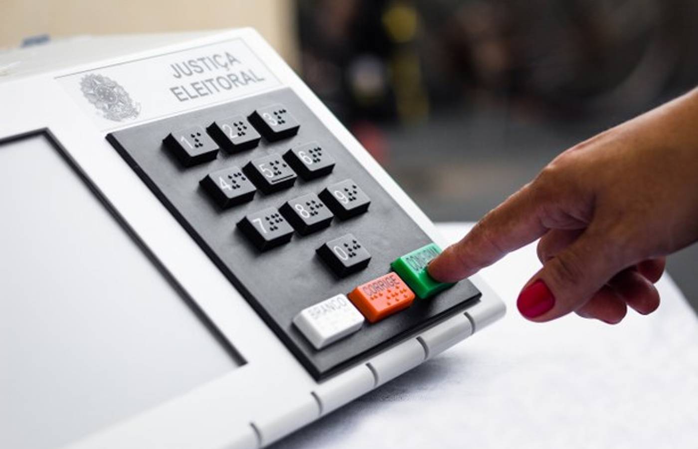 Meta apresenta plano para combater desinformação nas Eleições 2026