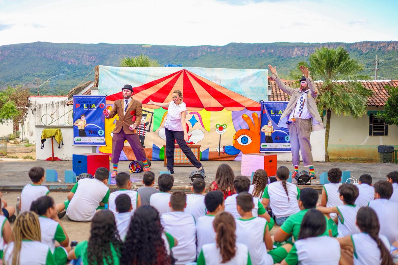 IV MOSTRA CULTURAL – ARTE QUE APROXIMA LEVA TEATRO GRATUITO A CALDAS NOVAS E GOIÂNIA