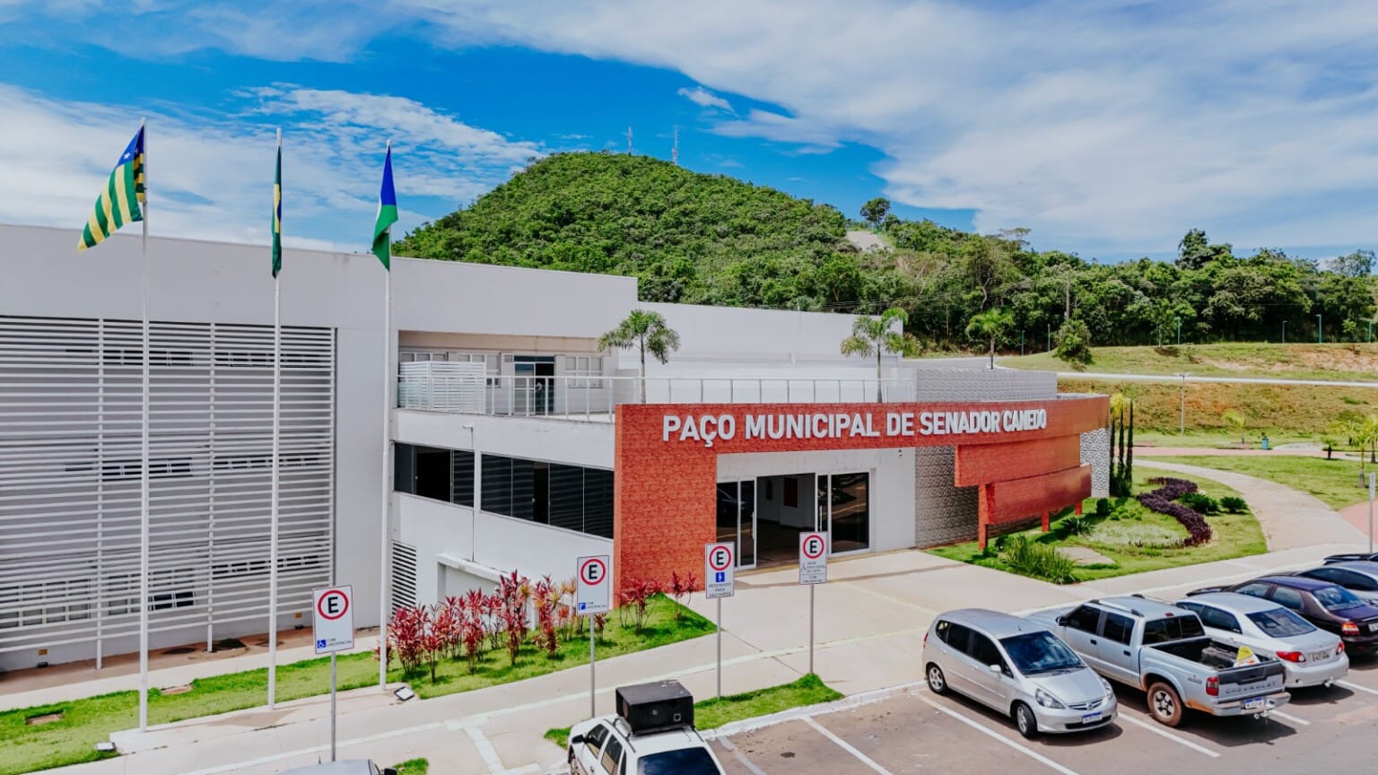 Senador Canedo promove palestra a pequenos empresários sobre licitações