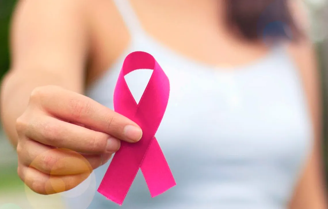 Açafrão, suplementos e autoexame: oncologista esclarece mitos sobre o câncer de mama
